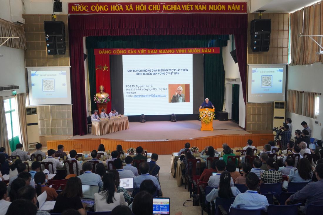 Toàn cảnh Hội thảo “Bảo tồn đa dạng sinh học và phát triển bền vững tại khu vực miền Trung và Tây Nguyên lần thứ V” với chủ đề “Bảo tồn biển”. Ảnh: Văn Trực