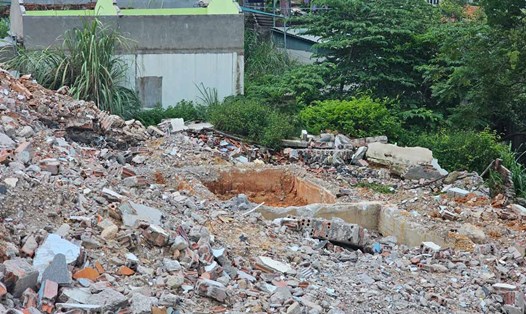 Theo quy hoạch phần đất của 15 hộ dân (tổ 6, khu 3B, phường Giếng Đáy, TP Hạ Long) ảnh hưởng sạt lở thuộc khu vực được định hướng là đất cây xanh công cộng. Ảnh: Đoàn Hưng