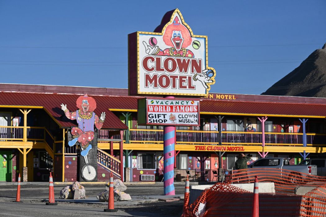 Nhà trọ Clown ở vùng khai mỏ Tonopah, Nevada, Mỹ. Ảnh: AFP