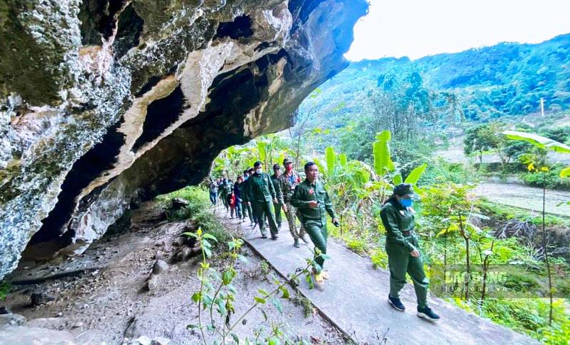 Làng Ping (xã Thanh Thủy) trước kia là nơi tập kết lính, kho tàng đạn dược, hậu cần và cả một bệnh viện dã chiến từng bị địch nã pháo suốt ngày đêm nay đã khoác lên mình diện mạo mới.