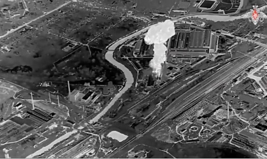 Một tên lửa Iskander-M của Nga đã tấn công và phá hủy kho chứa vũ khí của Ukraina. Ảnh: Bộ Quốc phòng Nga