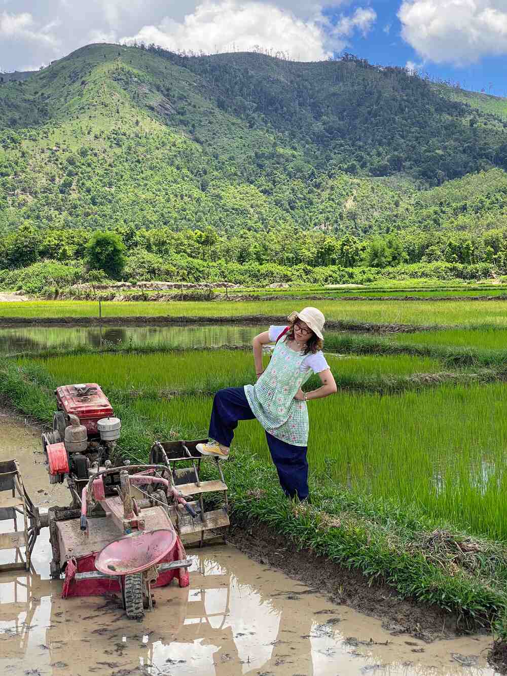 Chị Hà Anh cho biết: “Đối với mình, Pleiku là một địa điểm khá thú vị. Thời tiết tại đây dễ chịu không nóng bức, đường xá rộng rãi, điểm chơi không có nhiều nhưng cũng đủ cho lịch trình 2 ngày 1 đêm”. 