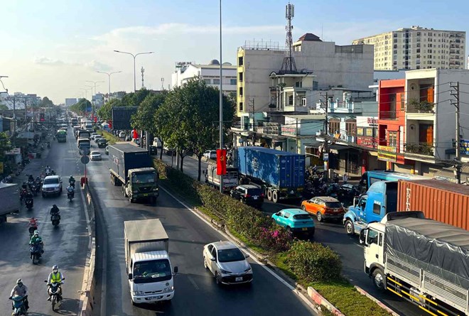 Highway 22 is currently overloaded and often congested. Photo: Minh Quan