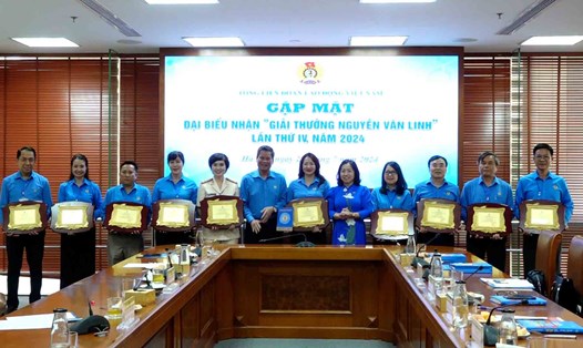 10 cán bộ công đoàn được trao giải thưởng Nguyễn Văn Linh