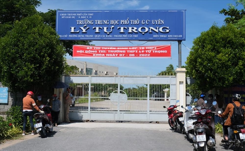 Thanh tra phát hiện nhiều vi phạm tại các cơ sở đào tạo ở Cần Thơ như Trường THPT Chuyên Lý Tự Trọng. Ảnh: Phương Linh