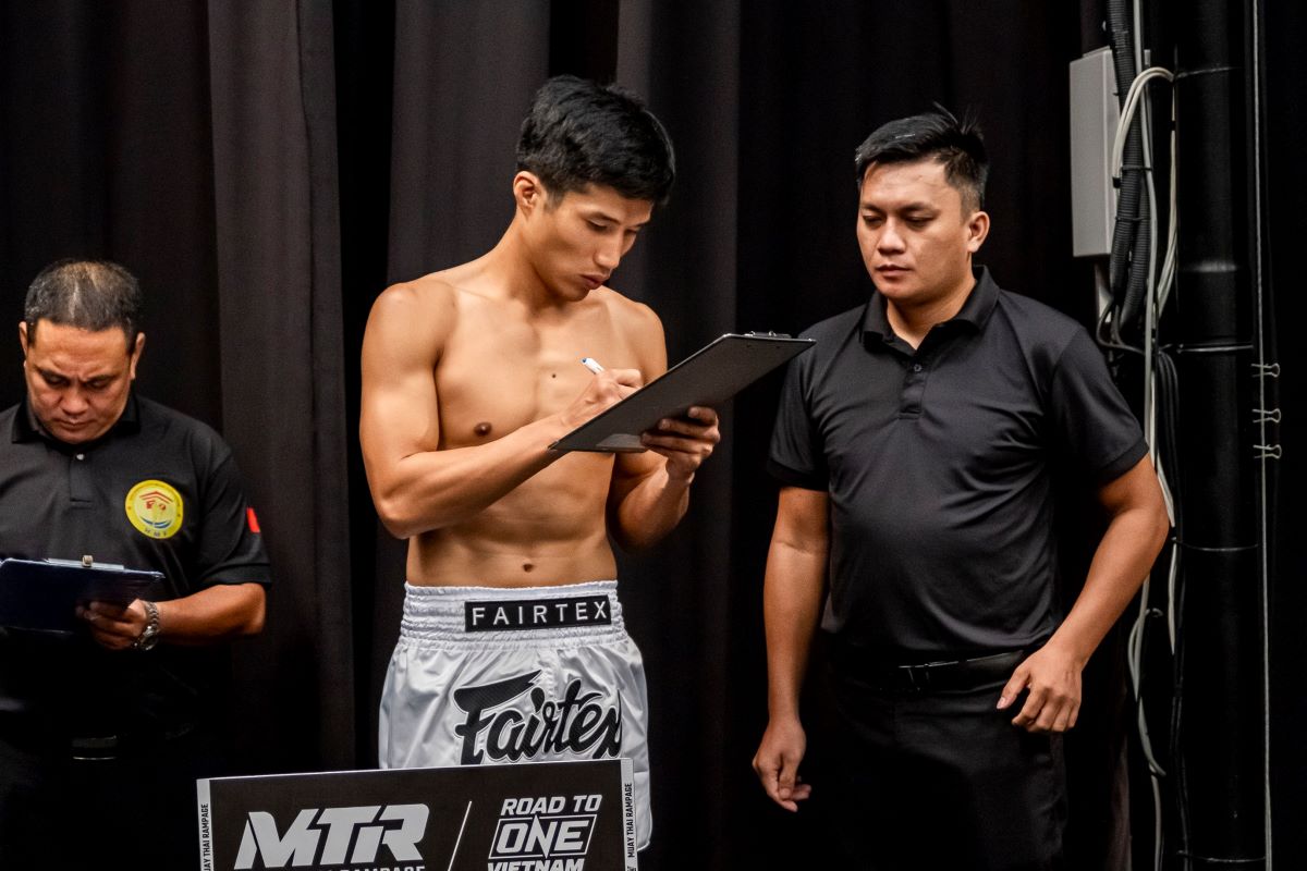 Trương Cao Minh Phát giành vé vào chung kết Giải đấu Muay Thai Rampage x Road To ONE: Việt Nam. Ảnh: Kim Ngân
