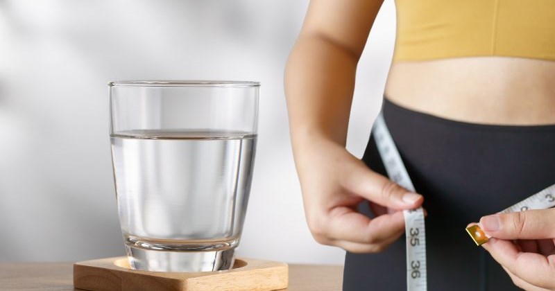 Uống nhiều nước có giúp giảm cân không? Giải đáp khoa học và cách uống chuẩn