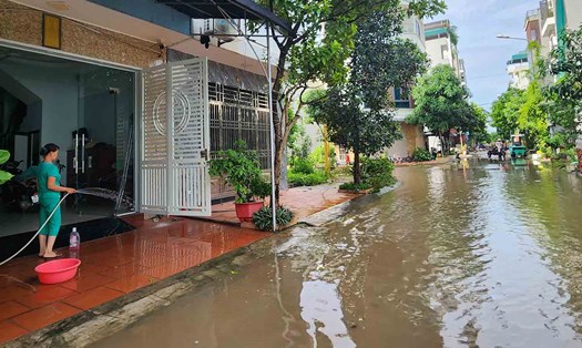 Việc đi xem nhà ngày mưa sẽ giúp cho người mua có thể đàm phán được mức giá hợp lý. Ảnh: Cao Nguyên.