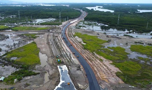 Tuyến đường kết nối vào cảng Phước An. Ảnh: HAC