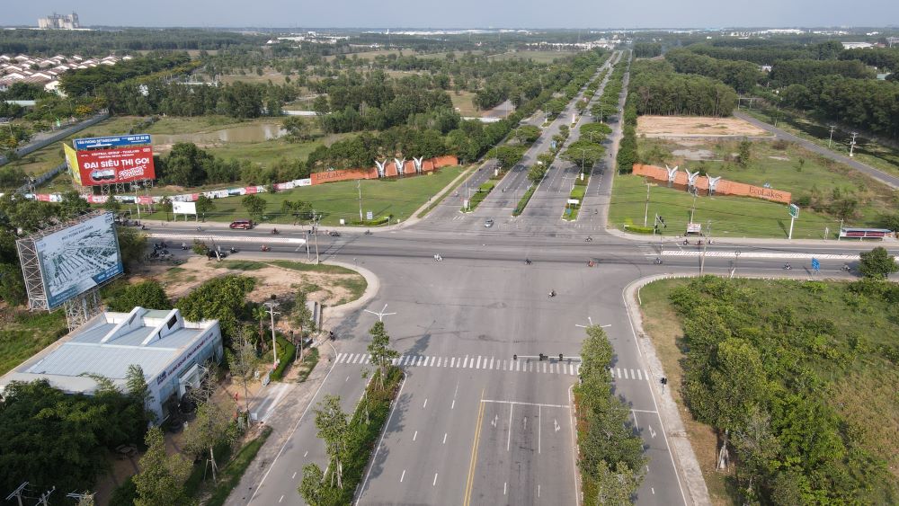 The route coincides with the Ho Chi Minh City Ring Road 4 project through Binh Duong. Photo: Dinh Trong