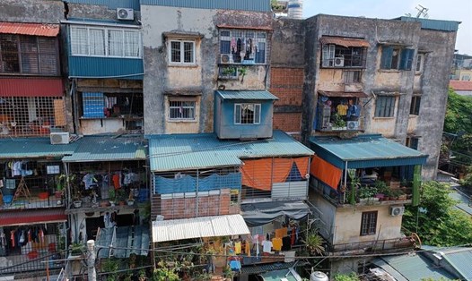 Nhà tập thể cũ Hà Nội đang được nhiều người rao bán. Ảnh: Thu Giang