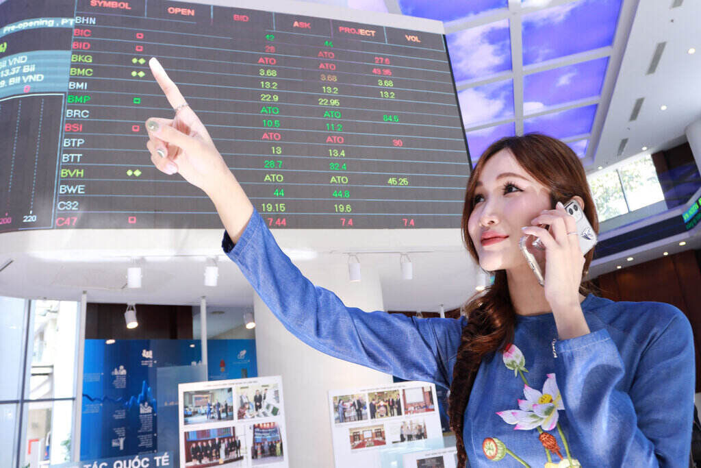 Chứng khoán sẽ sớm quay lại đà tăng điểm. Ảnh: Lê Toàn