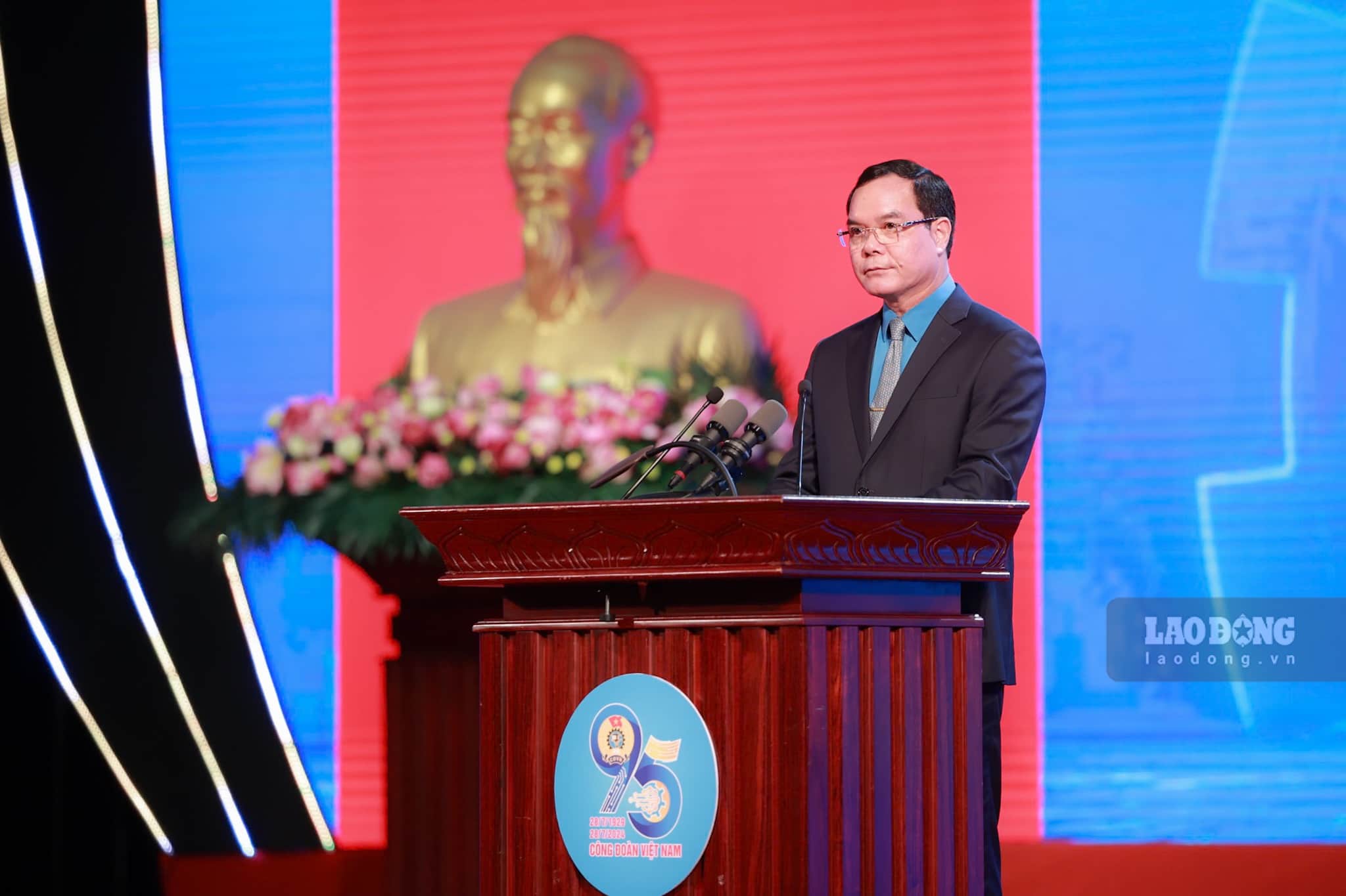 Mr. Nguyen Dinh Khang spoke. Photo: Hai Nguyen.