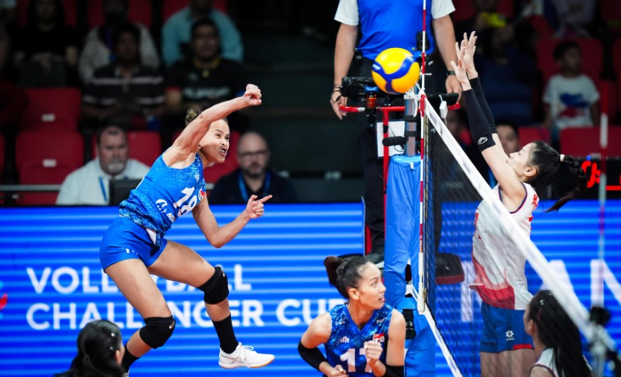 Tuyển bóng chuyền nữ Indonesia (xanh) và Việt Nam tại FIVB Challenger Cup 2024. Ảnh: FIVB