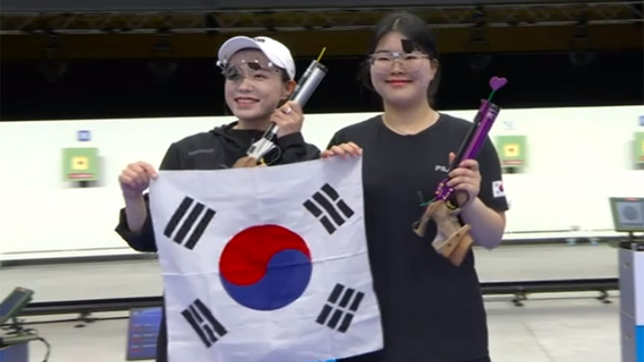 Oh Ye-jin and Kim Ye-ji won gold and silver medals for Korea. Photo: Cut from video