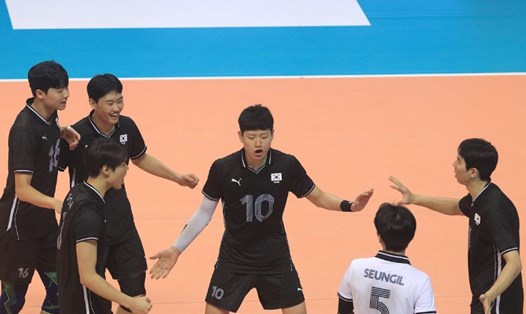 U20 Hàn Quốc gặp U20 Nhật Bản ở bán kết giải bóng chuyền vô địch U20 châu Á 2024. Ảnh: AVC