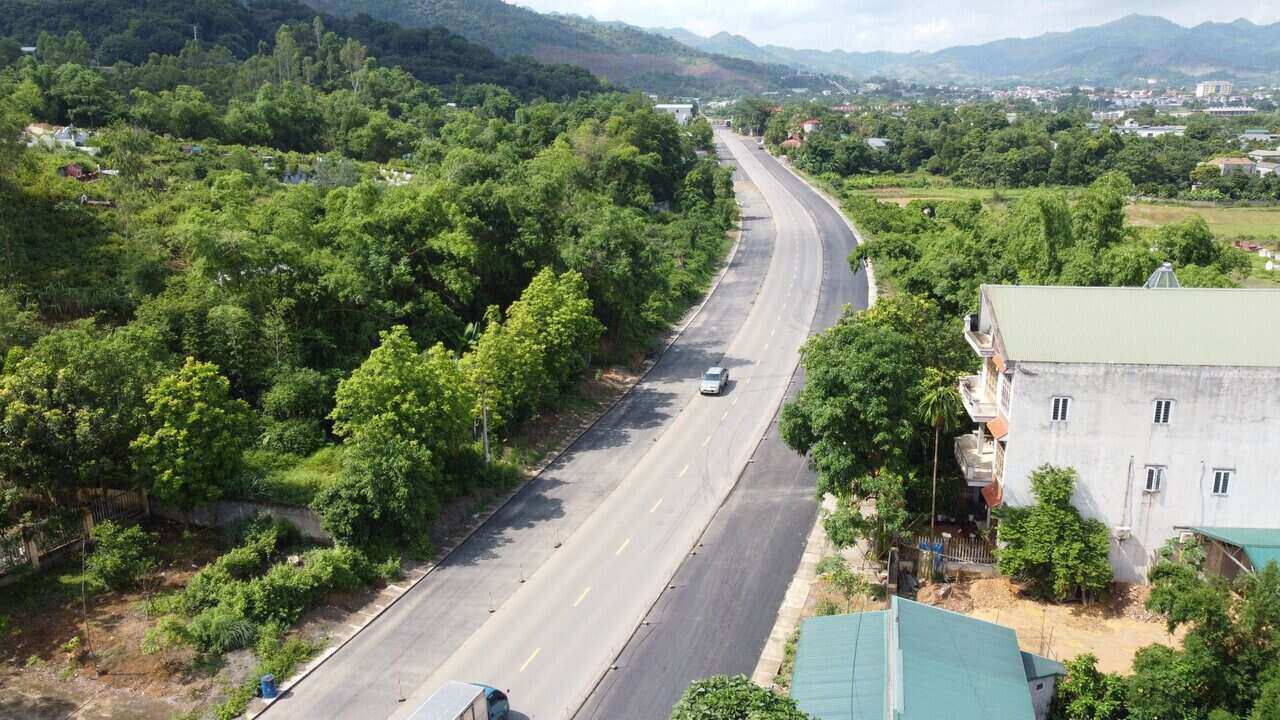 Dự án gần 500 tỉ đồng cửa ngõ Tây Bắc có nguy cơ chậm tiến độ vì mặt bằng. Ảnh: Minh Nguyễn
