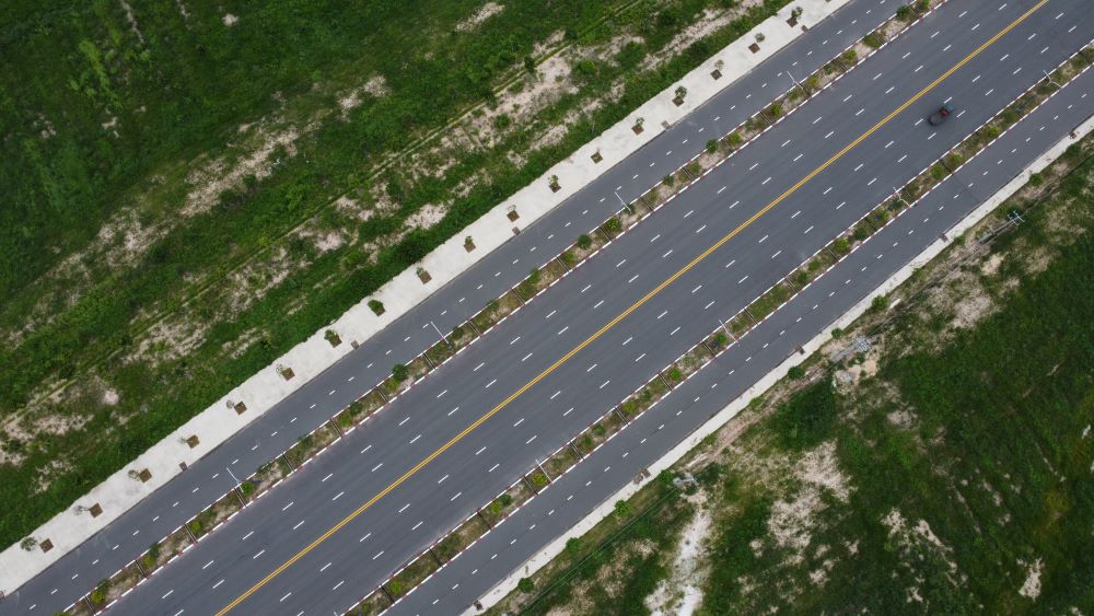 In the opposite direction, this road will connect to My Phuoc Tan Van street, National Highway 13 to return to Ho Chi Minh City. Photo: Dinh Trong