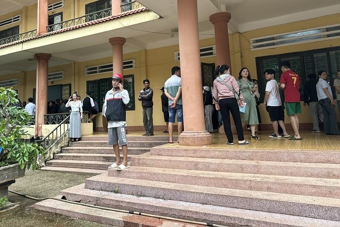 Nhiều phụ huynh ở tỉnh Đắk Lắk bày tỏ cảm giác chán nản, mệt mỏi đối với đợt tuyển sinh lớp 10 năm 2024 tại địa phương. Ảnh: Bảo Trung