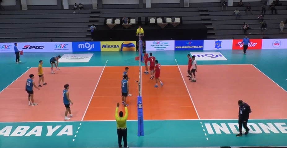 Tuyển bóng chuyền nam U20 Việt Nam thắng set 1. 