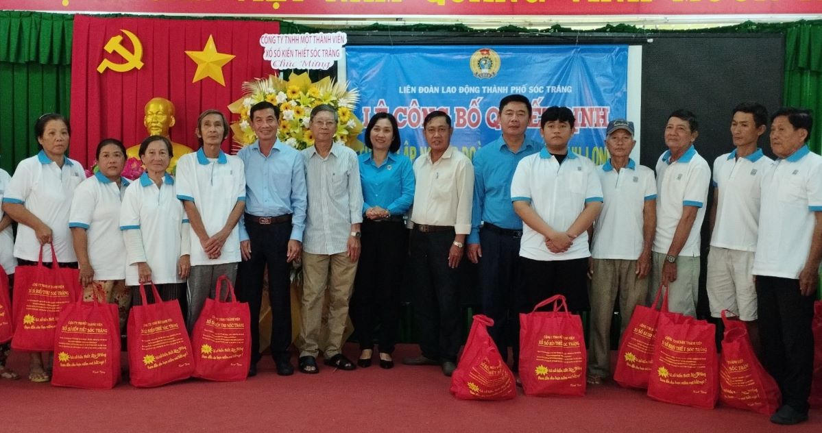 LĐLĐ TP Sóc Trăng (tỉnh Sóc Trăng) thành lập Nghiệp đoàn bán vé số. Ảnh: LĐLĐ TP Sóc Trăng