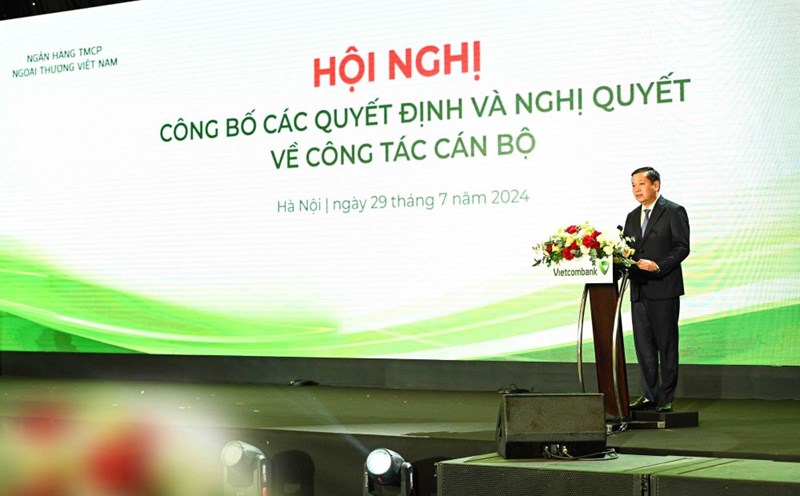 Hội nghị công bố Quyết định của Đảng ủy Khối Doanh nghiệp Trung ương về nhân sự cấp cao tại Vietcombank. Ảnh: Vietcombank.
