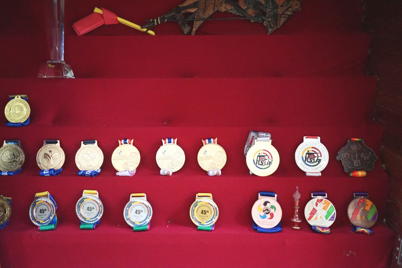 The medals of female sniper Trinh Thu Vinh are displayed at home. Photo: Quach Du