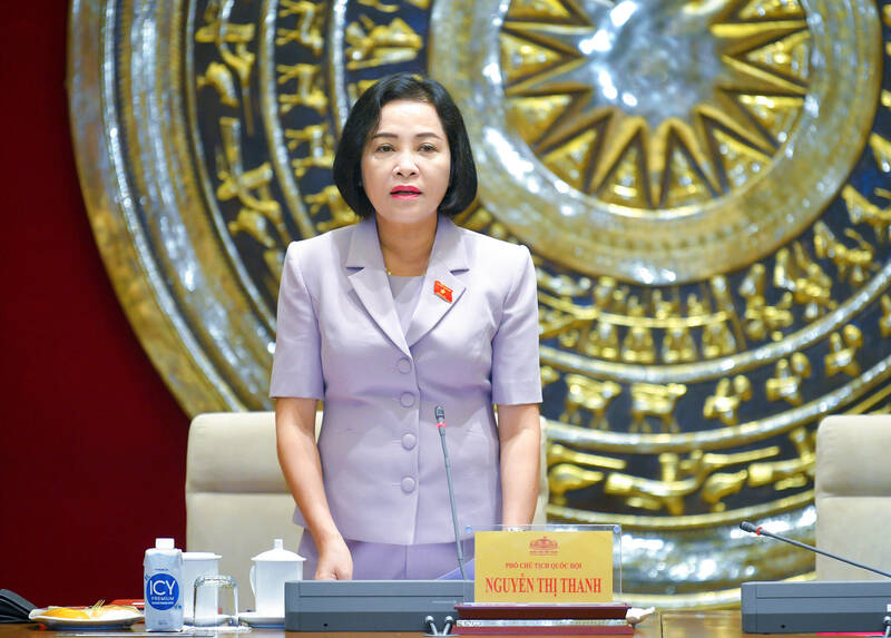 Ủy viên Ban chấp hành Trung ương Đảng, Phó Chủ tịch Quốc hội Nguyễn Thị Thanh chủ trì phiên họp. Ảnh: Quốc hội
