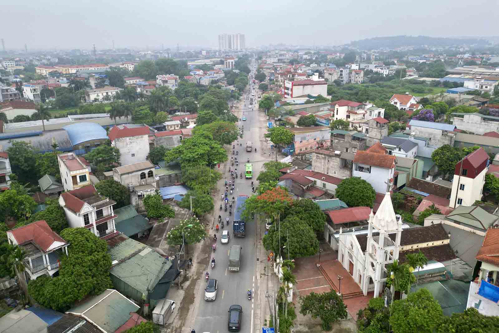 Dự án mở rộng Quốc lộ 6 đoạn Ba La - Xuân Mai (Chương Mỹ, Hà Nội) dài hơn 21km. Ảnh: Hữu Chánh