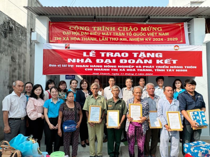 Agribank presents solidarity houses to disadvantaged families in Tay Ninh province. Source: Agribank