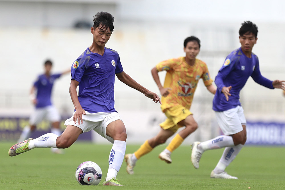 Hanoi U17 wins the National U17 2024 championship. Photo: Huu Pham