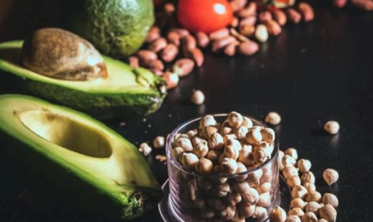 5 loại thực phẩm giúp cải thiện tâm trạng. Ảnh: Theo Healthshots.