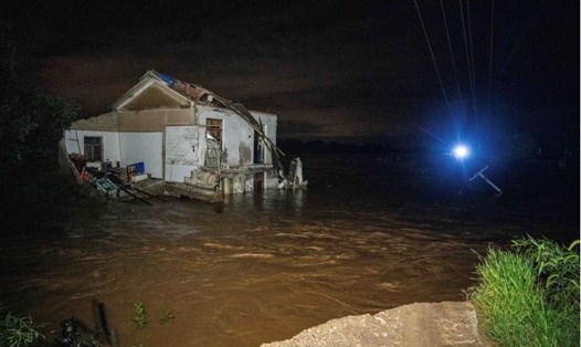 Đê bị vỡ do ảnh hưởng của bão Gaemi ở thị trấn Yisuhe, huyện Xiangtan, tỉnh Hồ Nam, miền trung Trung Quốc. Ảnh: Xinhua