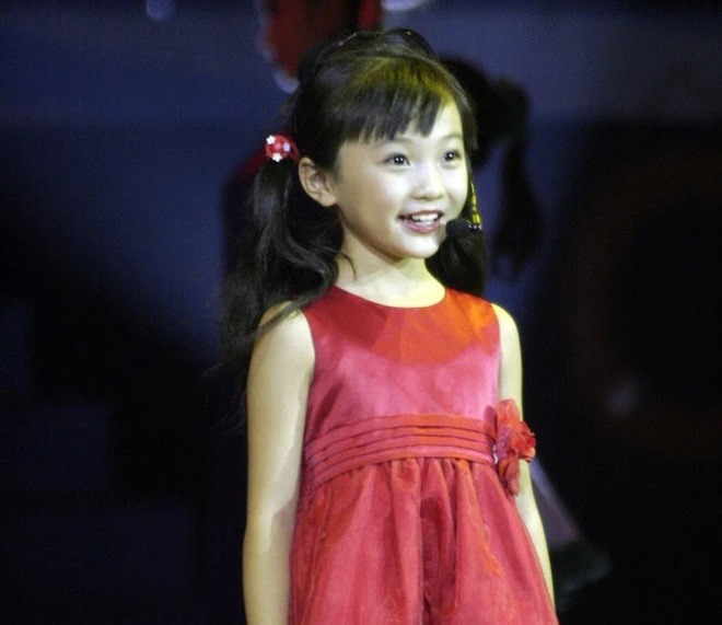 Lin Miaoke appearing at the opening ceremony of the Beijing 2008 Olympics. Photo: Sohu