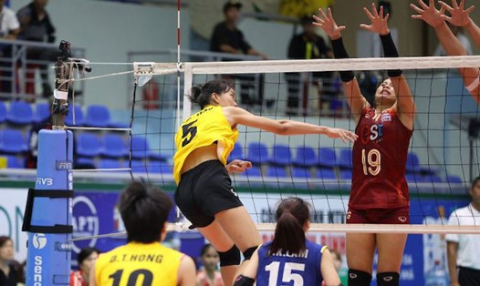 Tuyển bóng chuyền nữ U20 Thái Lan gặp Iran ở trận đấu bảng cuối cùng tại giải U20 châu Á. Ảnh: VFV