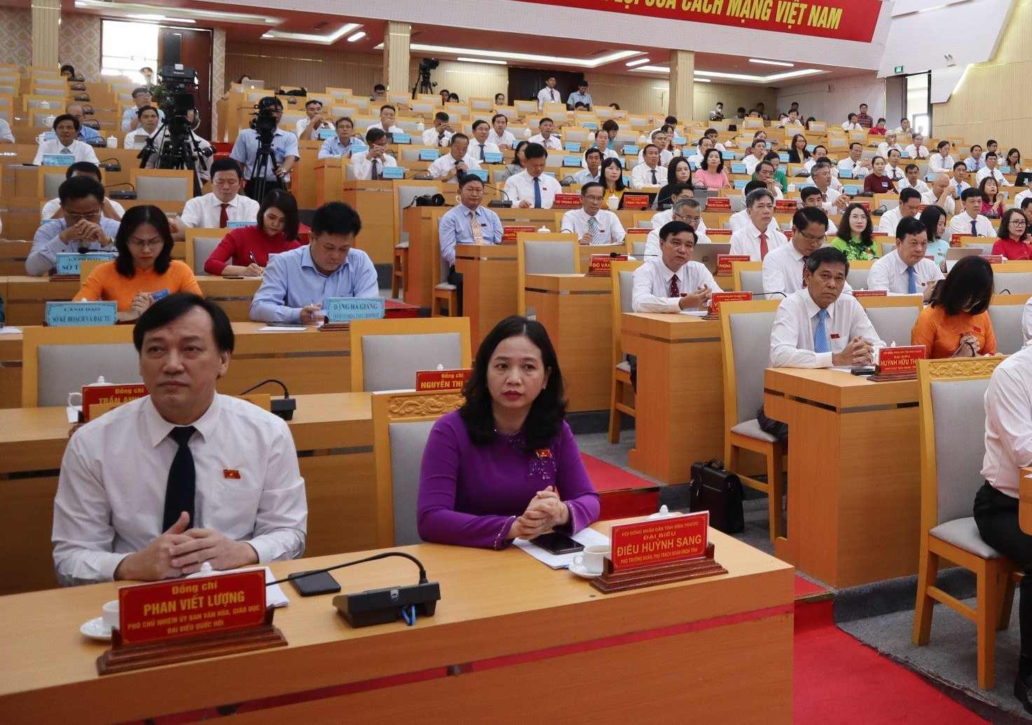 Kỳ họp thứ 15 (kỳ họp giữa năm) HĐND tỉnh Bình Phước. Ảnh: Dương Bình