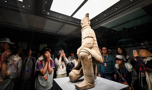 Du khách tham quan Bảo tàng Lăng mộ Tần Thủy Hoàng ở Tây An, tỉnh Thiểm Tây, tây bắc Trung Quốc. Ảnh: Tân Hoa Xã
