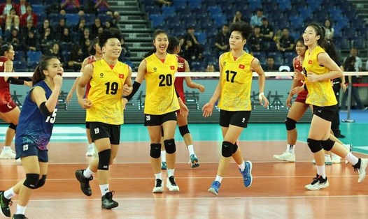 Tuyển bóng chuyền nữ U20 Việt Nam vào vòng 2 giải U20 châu Á 2024. Ảnh: VFV