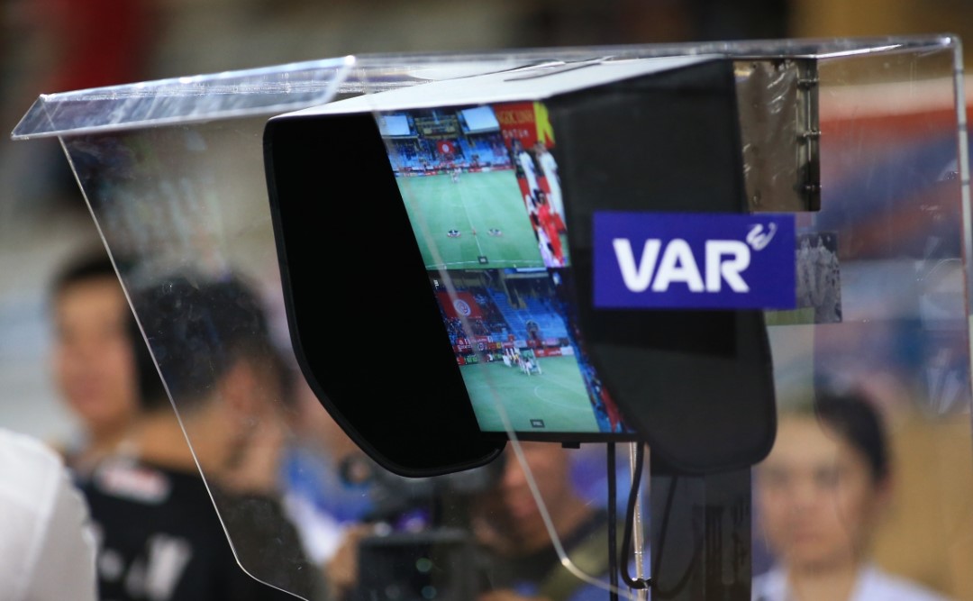 VAR được áp dụng ở trận play-off V.League giữa Hồng Lĩnh Hà Tĩnh và PVF - CAND. Ảnh: PVF
