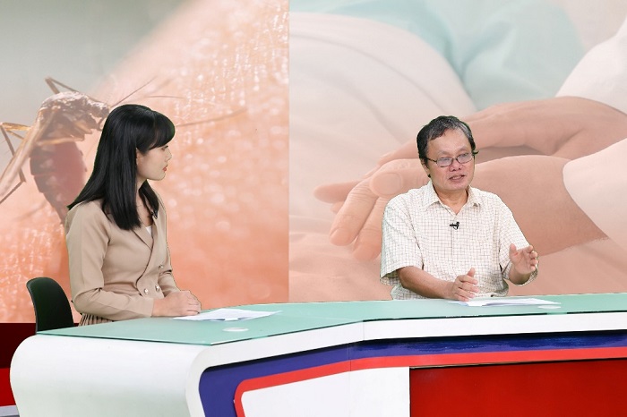 Bác sĩ Trương Hữu Khanh chia sẻ về những hiểu lầm phổ biến về bệnh sốt xuất huyết. Ảnh: Takeda - Dự án tọa đàm về sốt xuất huyết