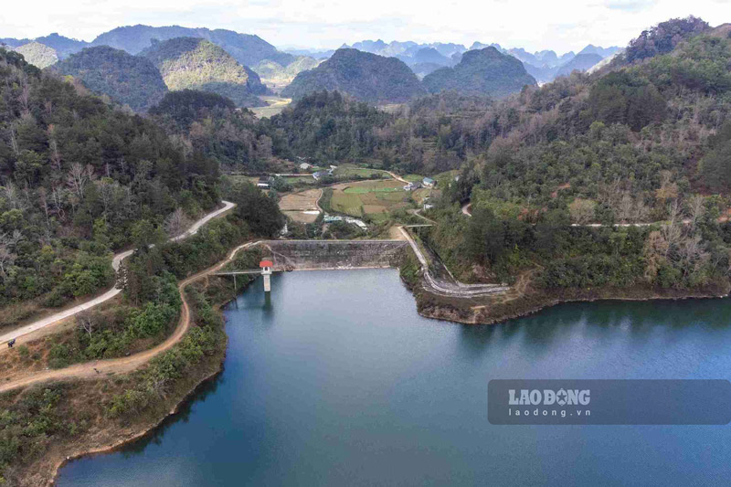 Gần một nửa (trong tổng số 23) số hồ đập thủy lợi tại Cao Bằng đang có dấu hiệu xuống cấp. Ảnh: Tân Văn