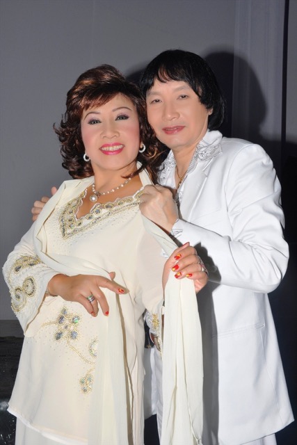 People's Artist Minh Vương and Lệ Thủy. Photo: NSCC.