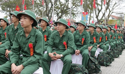 Theo quy định, ngoài chế độ nghỉ phép năm, hạ sĩ quan, binh sĩ còn được nghỉ phép đặc biệt trong một số trường hợp. Ảnh minh họa: Ái Vân