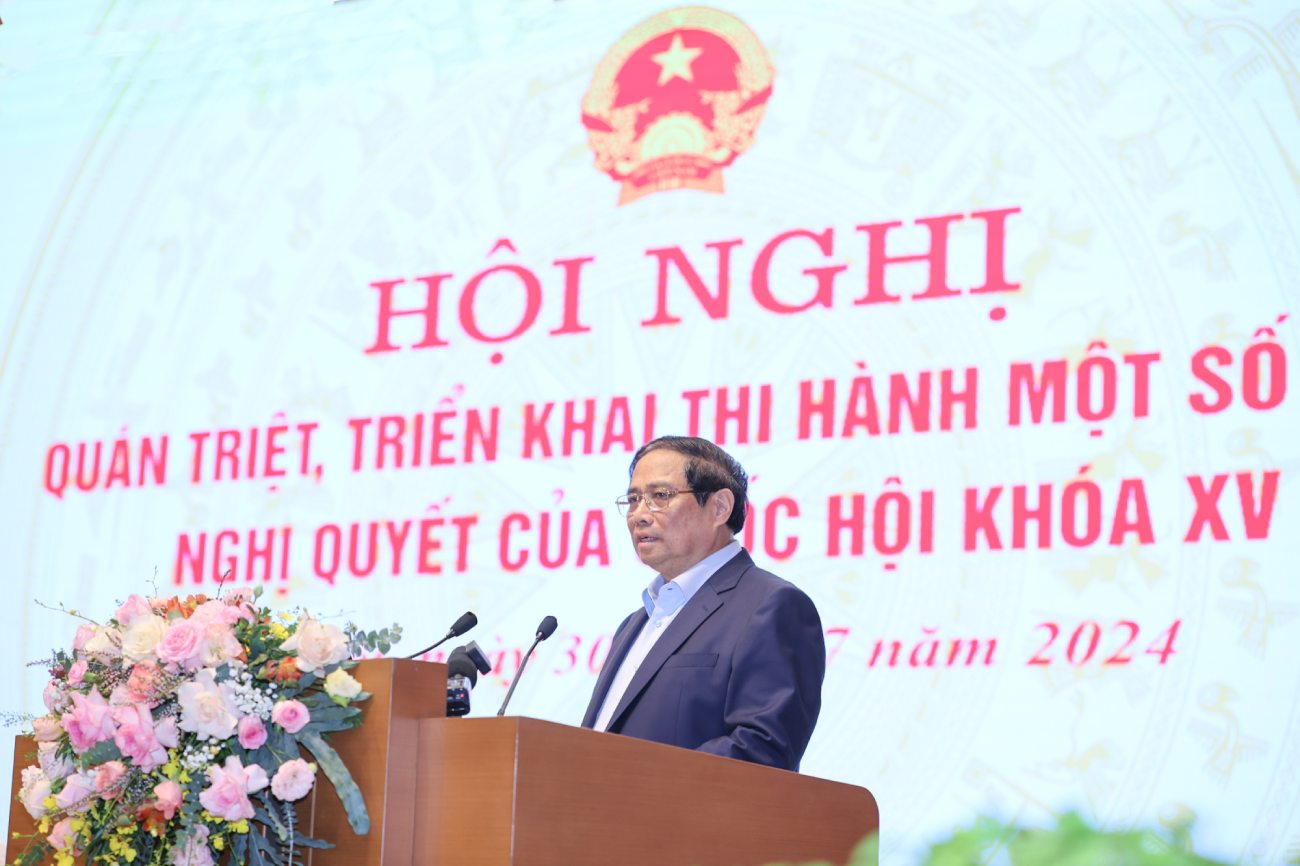 Thủ tướng Chính phủ Phạm Minh Chính yêu cầu rà soát, kiến nghị xử lý các thủ tục hành chính không phù hợp, gây phiền hà cho người dân, doanh nghiệp. Ảnh: Nhật Bắc
