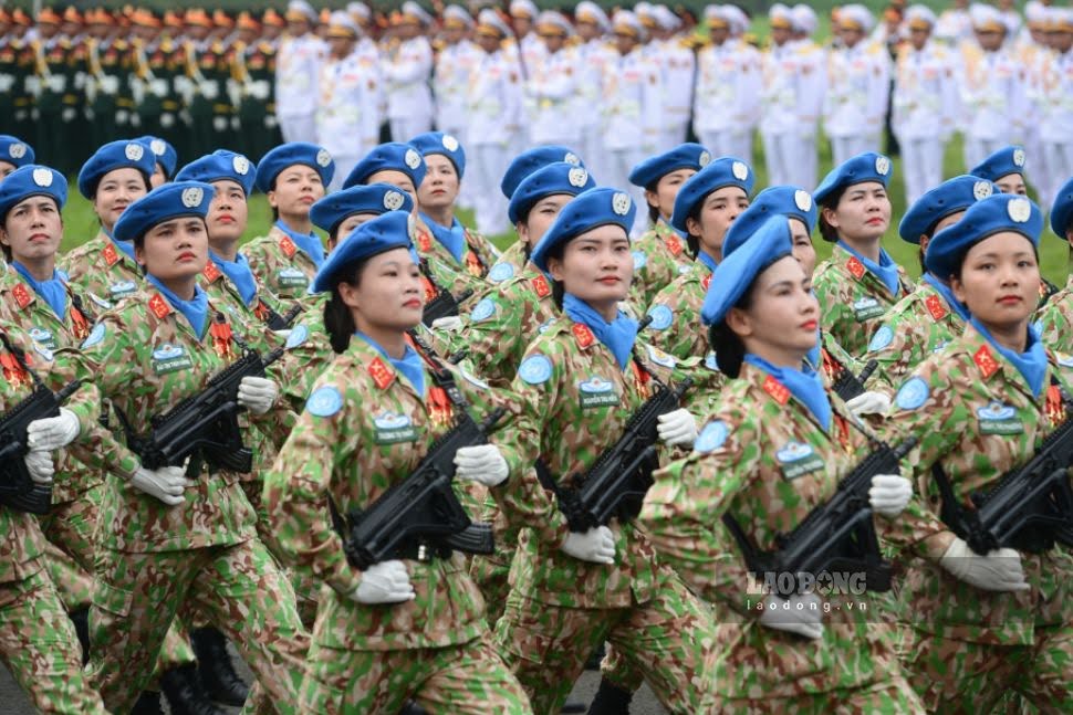 Đề xuất nâng hạn tuổi phục vụ tại ngũ của sĩ quan Quân đội nhân dân Việt Nam nhận được nhiều sự quan tâm. Ảnh: T.Vương