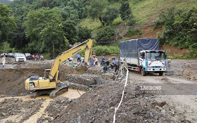 Traffic on National Highway 12 in Muong Pon commune was restored on July 29, after 5 days of flash floods in Dien Bien. Photo: Quang Dat