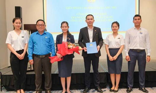 LĐLĐ quận Sơn Trà, Đà Nẵng ra mắt ban Chấp hành Công đoàn cơ sở Công ty TNHH Tuyết Liên Sơn. Ảnh: Võ Anh Dũng
