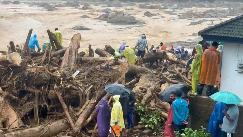 Hiện trường sạt lở đất ở Ấn Độ. Ảnh: AFP