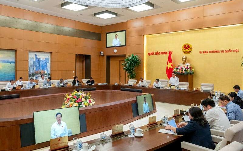 Dự án Luật Dữ liệu và dự án Luật sửa đổi, bổ sung một số điều của Luật Sĩ quan Quân đội nhân dân Việt Nam cần thiết, cấp bách để xem xét, quyết định bổ sung vào Chương trình xây dựng luật, pháp lệnh năm 2024. Ảnh: Ủy ban Thường vụ Quốc hội họp sáng 23.7.2024