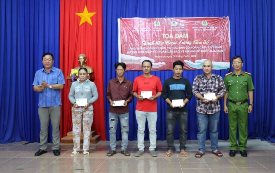 Sau khi chấp hành án phạt tù, những thanh niên đã hoàn lương làm lại cuộc đời. Ảnh: Công an Kiên Giang